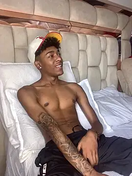 Boy cock18 online show from January 2025 03:33:01 PM