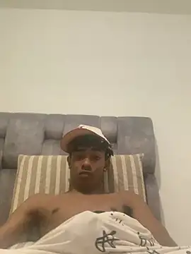 Boy cock18 online show from February 2025 01:00:01 AM