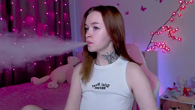 Snapshot of Naughty_Mable chatting on October 2025 12:19:01 AM Naughty Mable online show from October 2025 12:19:01 AM