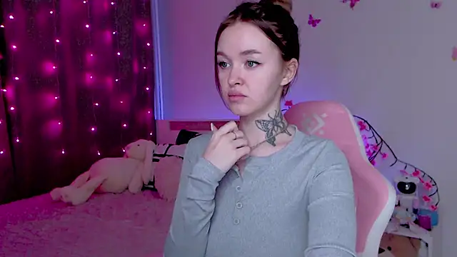 Snapshot of Naughty_Mable chatting on November 2025 12:33:01 AM Naughty Mable online show from November 2025 12:33:01 AM