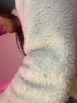 lauuraww online show from September 2025 07:02:01 AM