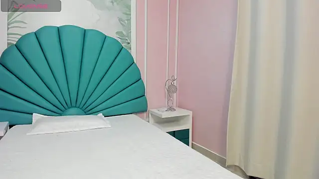 Daphne Fox  online show from February 2025 09:38:02 AM