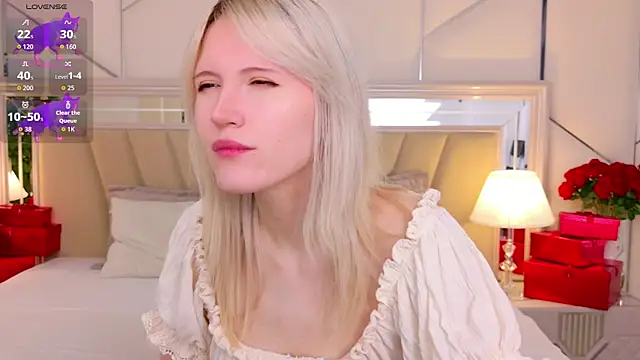 Snapshot of NellieLoyns chatting on December 2025 05:18:02 PM NellieLoyns online show from December 2025 05:18:02 PM