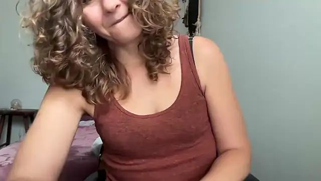 leahsparkles online show from September 2025 02:00:02 PM