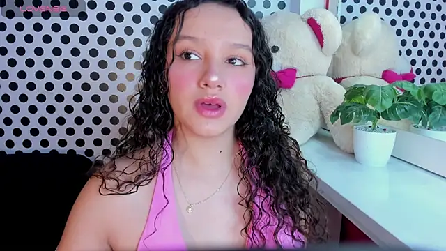 LucyLovelyy online show from January 2025 07:35:02 PM