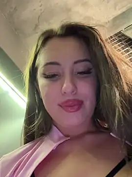 Snapshot of AndreaMood chatting on January 2025 11:32:02 AM AndreaMood online show from January 2025 11:32:02 AM