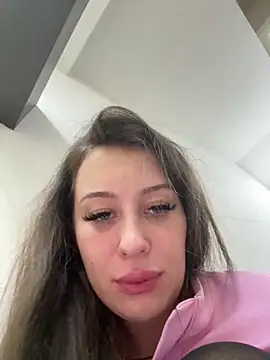 Snapshot of AndreaMood chatting on February 2025 11:04:01 AM AndreaMood online show from February 2025 11:04:01 AM