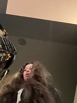 Snapshot of AndreaMood chatting on February 2025 07:36:02 AM AndreaMood online show from February 2025 07:36:02 AM