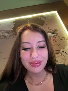 Snapshot of AndreaMood chatting on March 2025 03:44:02 AM AndreaMood online show from March 2025 03:44:02 AM