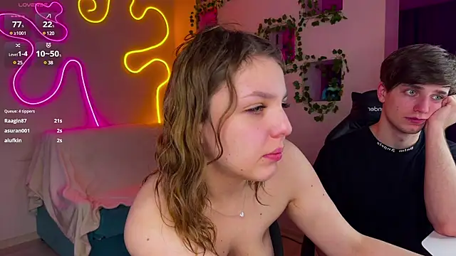 RobertAndLinela online show from February 2025 07:41:01 PM
