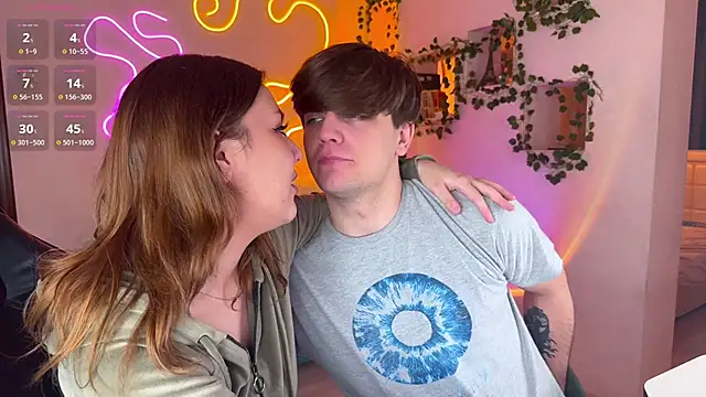 Snapshot of RobertAndLinela chatting on October 2025 07:50:01 AM RobertAndLinela online show from October 2025 07:50:01 AM