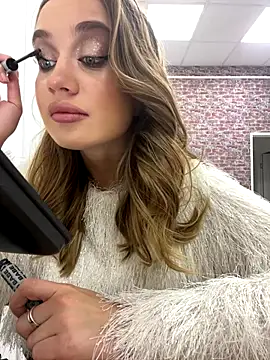 KiraMyers online show from November 2025 04:33:02 AM