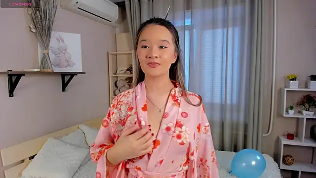 Snapshot of Maekko chatting on February 2025 12:56:01 PM Maekko online show from February 2025 12:56:01 PM