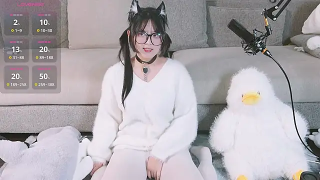 Snapshot of Yu_UwU_ chatting on February 2025 02:43:01 PM Yu UwU online show from February 2025 02:43:01 PM