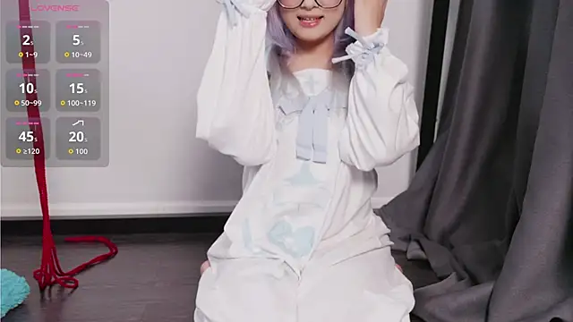 Snapshot of Yu_UwU_ chatting on October 2025 01:57:02 PM Yu UwU online show from October 2025 01:57:02 PM