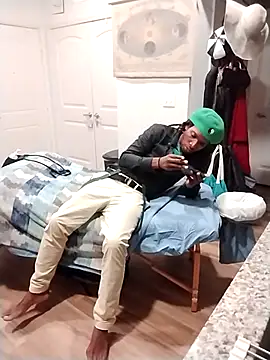 Snapshot of VelvetChocolate7 chatting on October 2025 04:40:01 AM VelvetChocolate7 online show from October 2025 04:40:01 AM