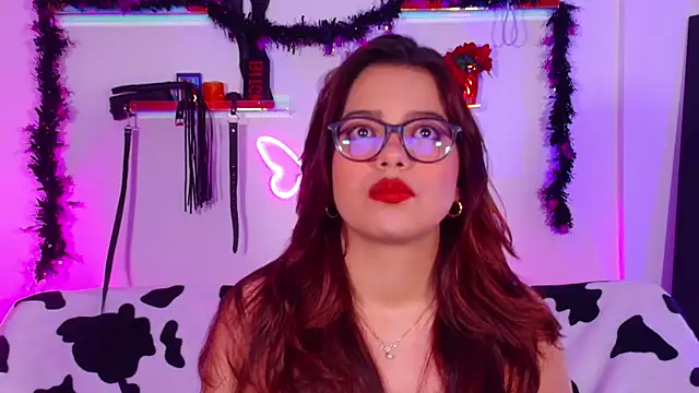 EmiF26 online show from October 2025 01:28:01 AM