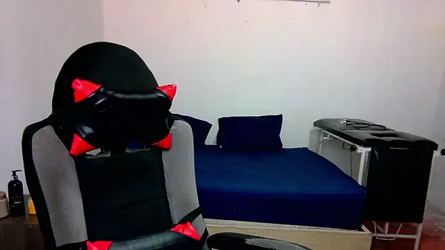 Snapshot of David_Adams2003 chatting on January 2025 01:57:01 PM David Adams2003 online show from January 2025 01:57:01 PM