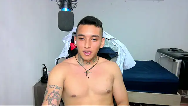 Snapshot of David_Adams2003 chatting on January 2025 10:13:02 PM David Adams2003 online show from January 2025 10:13:02 PM