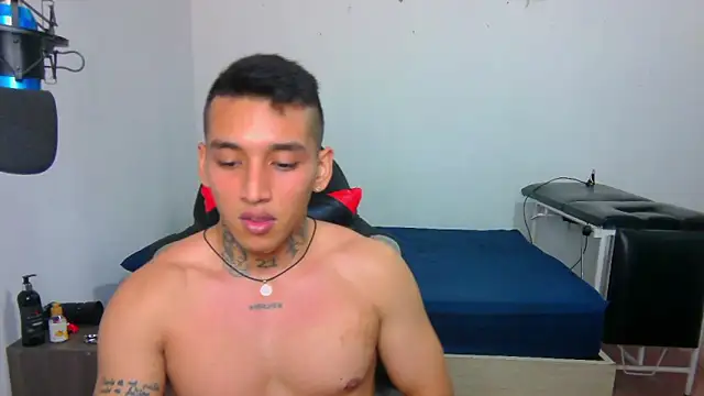 Snapshot of David_Adams2003 chatting on January 2025 02:19:01 PM David Adams2003 online show from January 2025 02:19:01 PM