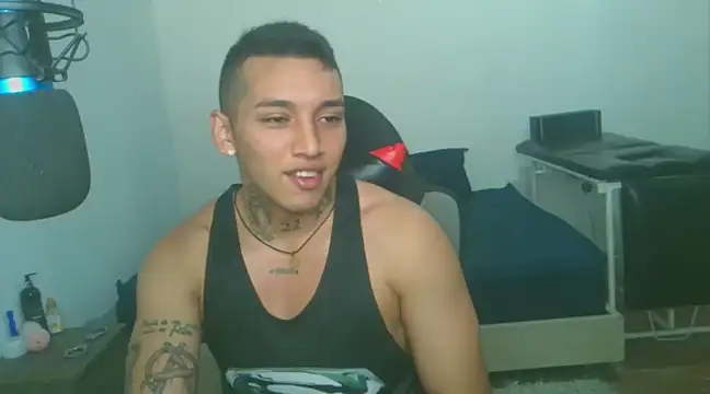 Snapshot of David_Adams2003 chatting on January 2025 01:17:02 PM David Adams2003 online show from January 2025 01:17:02 PM