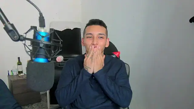 Snapshot of David_Adams2003 chatting on February 2025 06:09:02 PM David Adams2003 online show from February 2025 06:09:02 PM