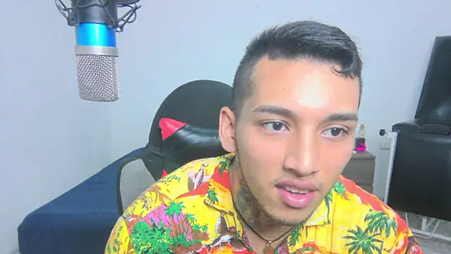 Snapshot of David_Adams2003 chatting on March 2025 01:51:01 PM David Adams2003 online show from March 2025 01:51:01 PM