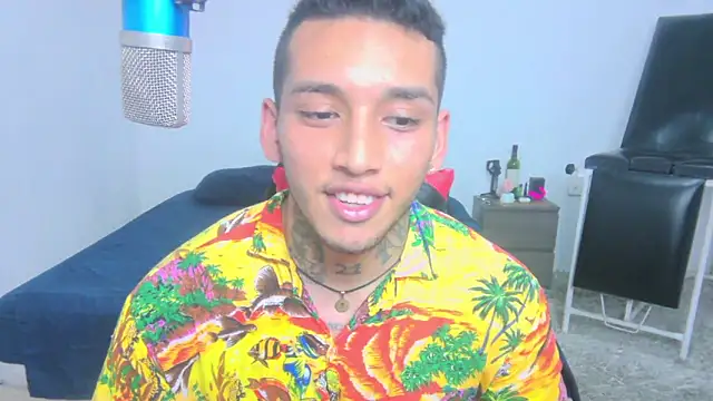 Snapshot of David_Adams2003 chatting on March 2025 04:54:02 PM David Adams2003 online show from March 2025 04:54:02 PM