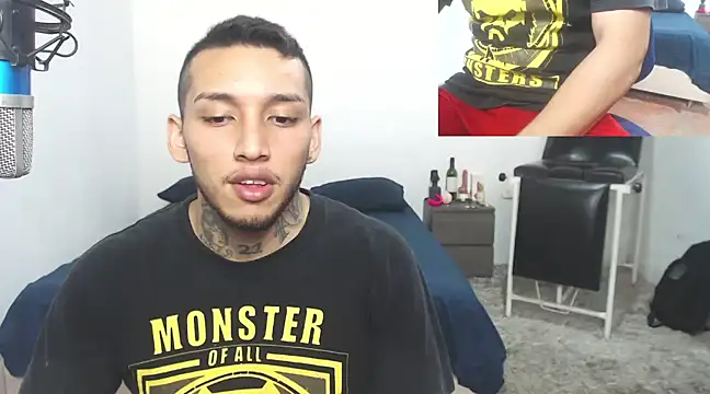 Snapshot of David_Adams2003 chatting on March 2025 02:23:01 PM David Adams2003 online show from March 2025 02:23:01 PM