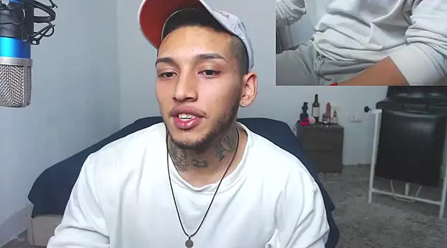 Snapshot of David_Adams2003 chatting on March 2025 02:26:02 PM David Adams2003 online show from March 2025 02:26:02 PM