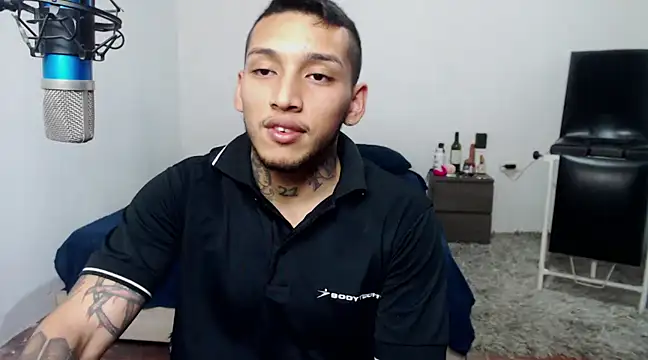 Snapshot of David_Adams2003 chatting on March 2025 06:01:01 PM David Adams2003 online show from March 2025 06:01:01 PM