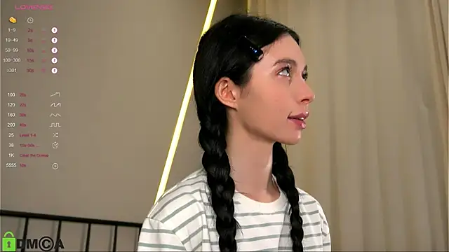 LittleOriana online show from October 2025 02:31:01 AM