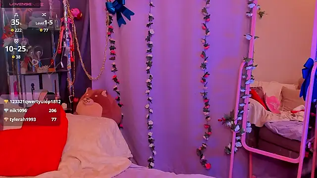 Snapshot of AliceOfWonders chatting on January 2025 08:54:01 AM AliceOfWonders online show from January 2025 08:54:01 AM