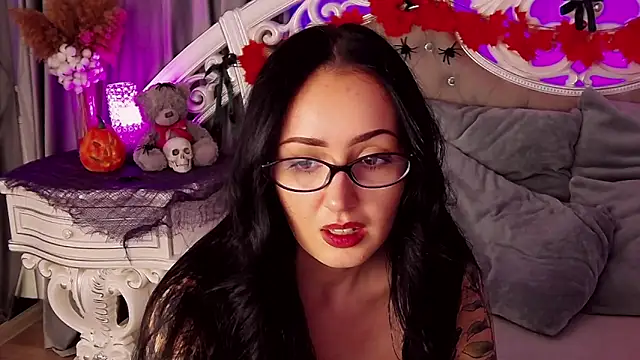 KimKhallifa online show from October 2025 05:30:01 AM