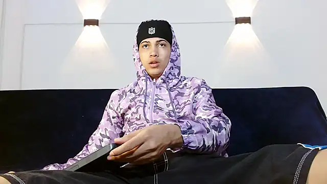 Snapshot of Br4ndxpimm chatting on October 2025 03:10:01 PM Br4ndxpimm online show from October 2025 03:10:01 PM