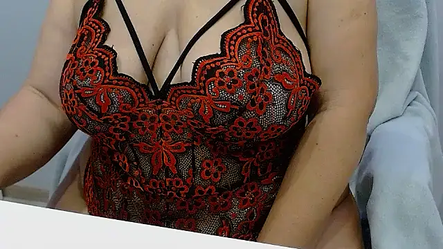 Snapshot of Betty2u chatting on November 2025 08:36:02 AM Betty2u online show from November 2025 08:36:02 AM