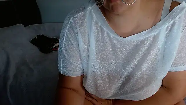 Snapshot of Betty2u chatting on November 2025 10:57:02 AM Betty2u online show from November 2025 10:57:02 AM