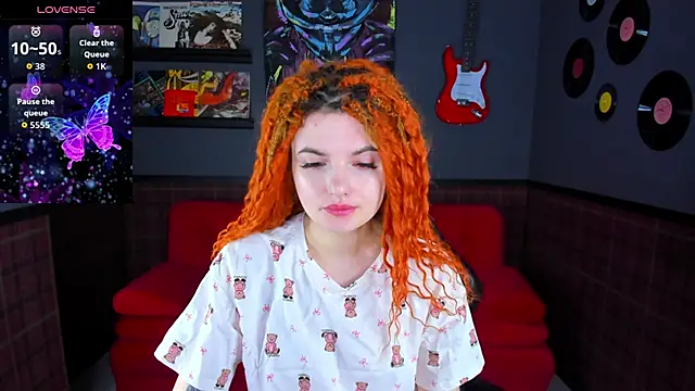 Snapshot of CharlotteMitchell chatting on October 2025 12:42:02 AM CharlotteMitchell online show from October 2025 12:42:02 AM