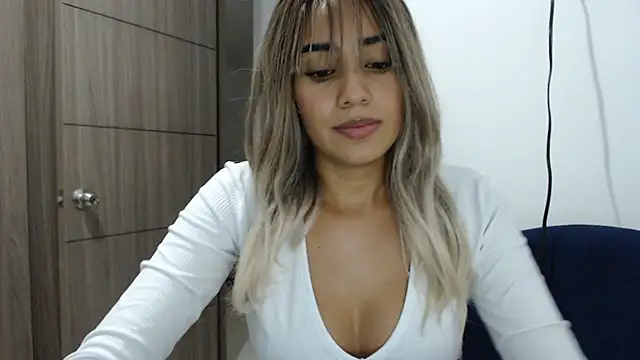 isabela oh online show from December 2024 02:31:02 AM