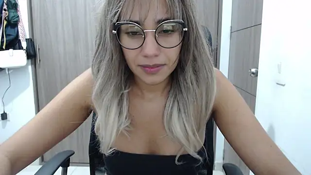 isabela oh online show from September 2025 04:58:02 AM