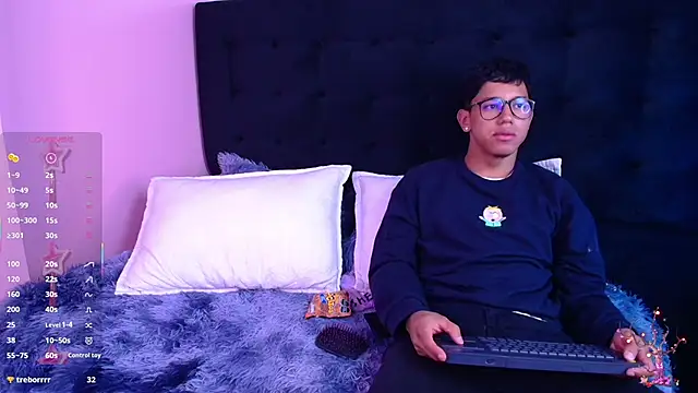 Snapshot of RyanPricee chatting on November 2025 03:53:02 AM RyanPricee online show from November 2025 03:53:02 AM