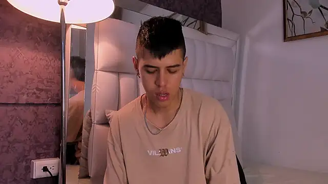 Snapshot of Angel_Khouri chatting on January 2025 08:01:02 PM Angel Khouri online show from January 2025 08:01:02 PM