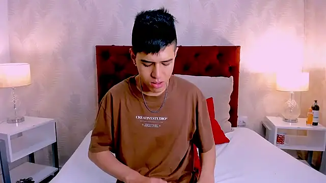 Snapshot of Angel_Khouri chatting on February 2025 08:38:02 PM Angel Khouri online show from February 2025 08:38:02 PM