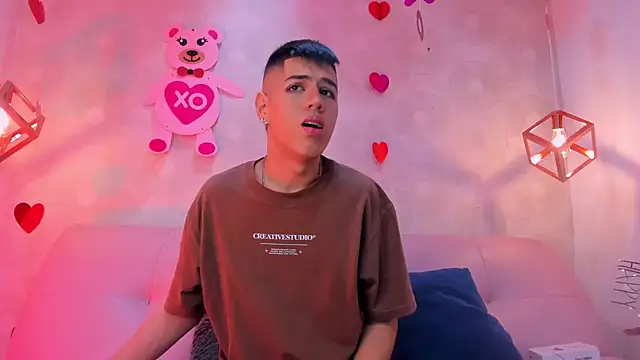 Snapshot of Angel_Khouri chatting on February 2025 06:39:02 AM Angel Khouri online show from February 2025 06:39:02 AM