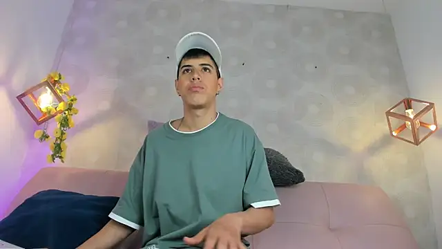 Snapshot of Angel_Khouri chatting on March 2025 03:40:01 AM Angel Khouri online show from March 2025 03:40:01 AM