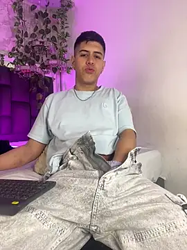 Snapshot of Angel_Khouri chatting on September 2025 04:03:01 AM Angel Khouri online show from September 2025 04:03:01 AM