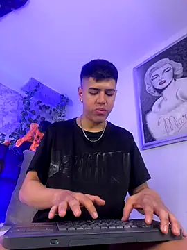 Snapshot of Angel_Khouri chatting on October 2025 01:11:01 AM Angel Khouri online show from October 2025 01:11:01 AM