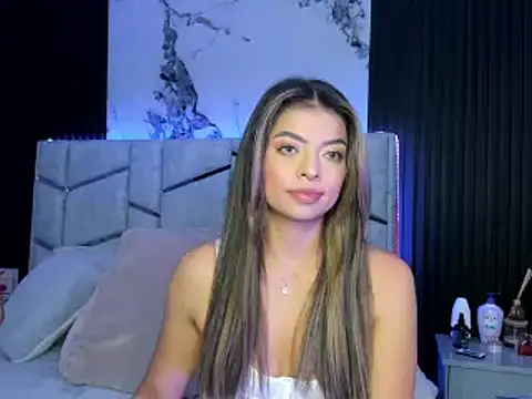 daniiphoeniixx online show from February 2025 07:19:02 PM