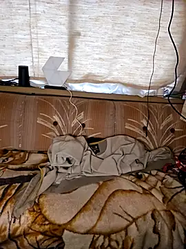 StruggleSnuggles online show from October 2025 12:16:01 AM