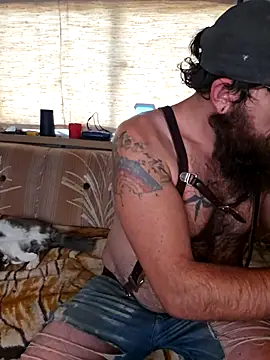 StruggleSnuggles online show from November 2025 07:02:02 PM